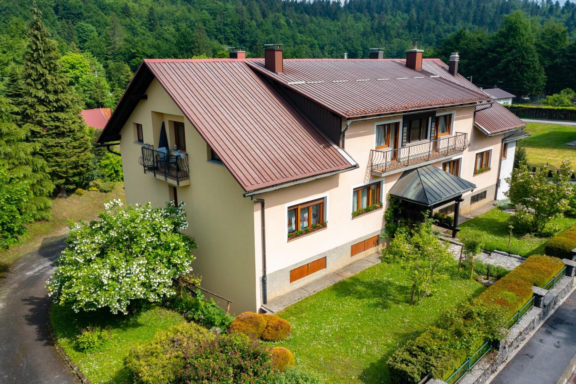 Apartmani Gruzdovo Delnice Exteriör bild